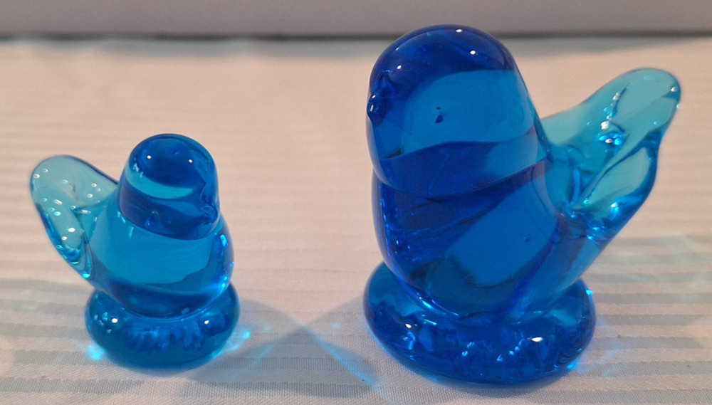 Ron Ray 1991 Leo Ward 1995 Bluebird of Happiness Art Glass Figurines Set of 2